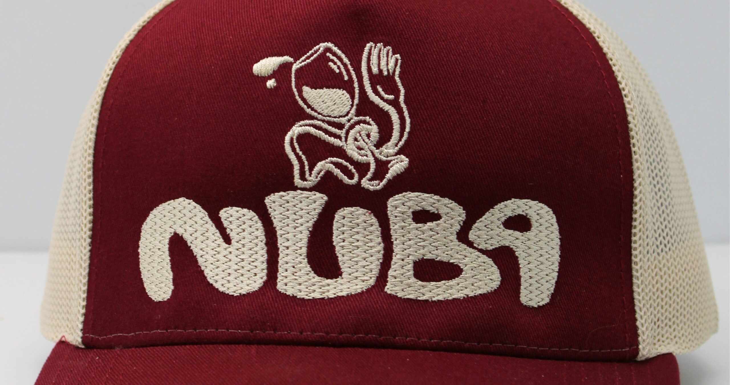 Broderie classique sur casquette personnalisée